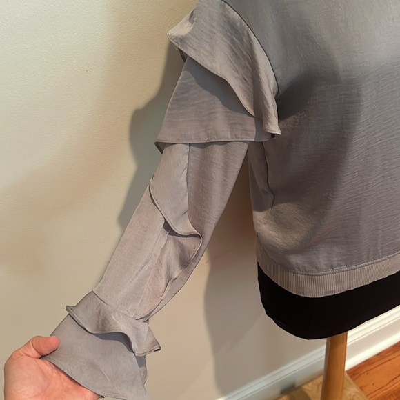 Express Top Ruffle Sleeves - Picture 4 of 8